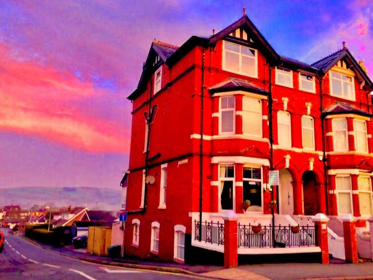 Greylands Guest House Llandrindod Wells Exterior foto
